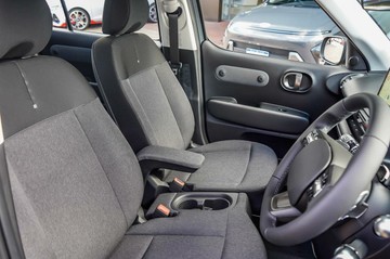 https://vehicle-cdn.autoleague.cloud/23977_220583345_8.jpg