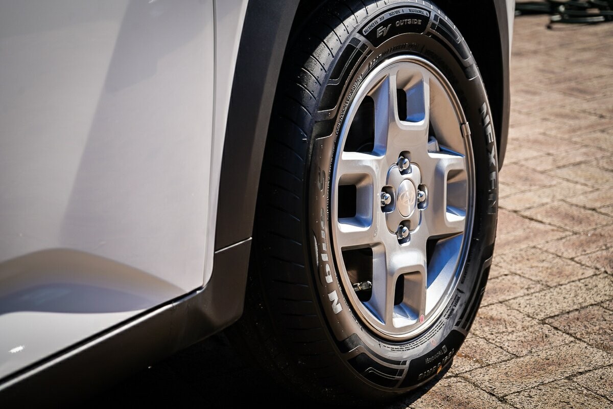 Hyundai 6x image 3