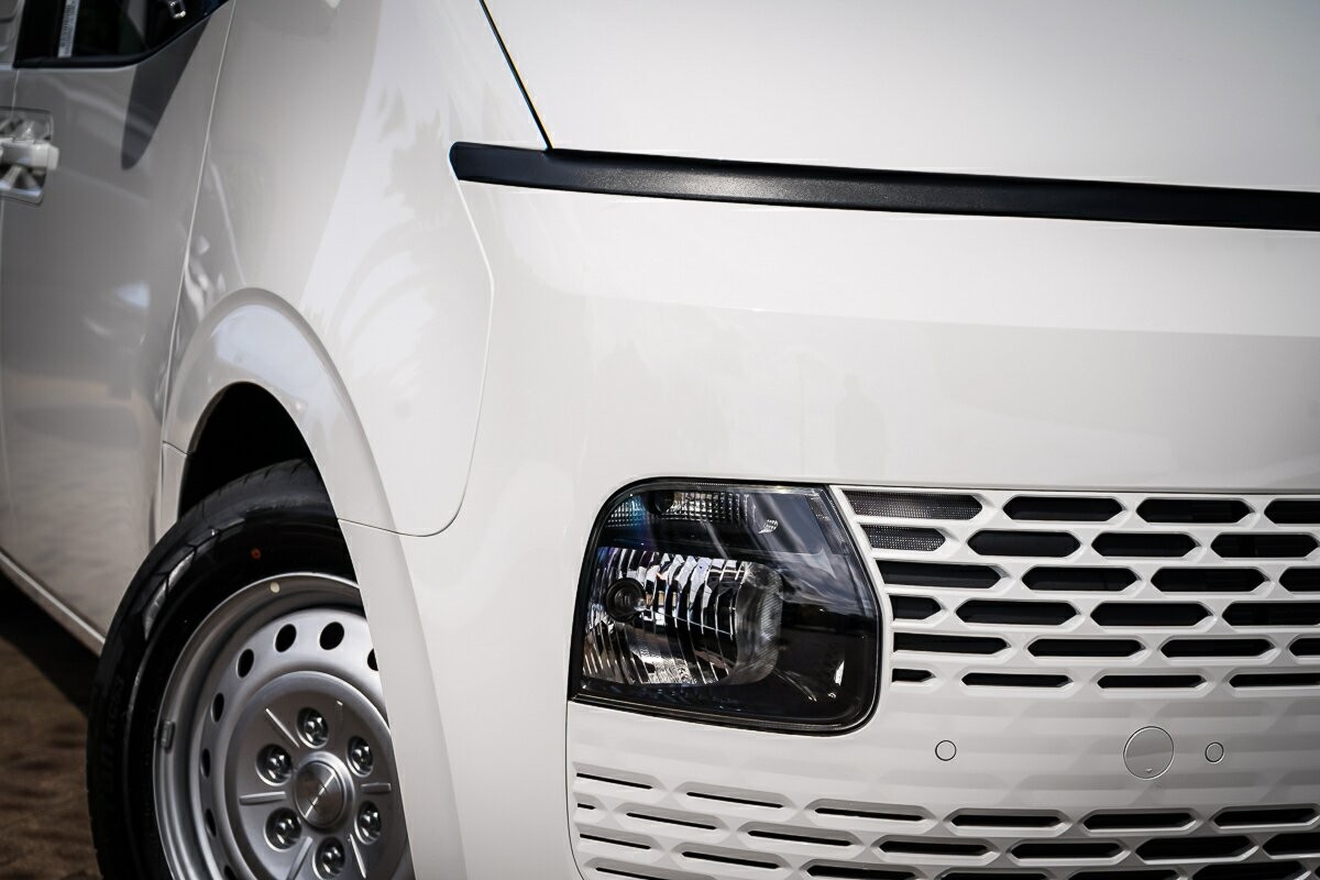 Hyundai Staria Load image 2