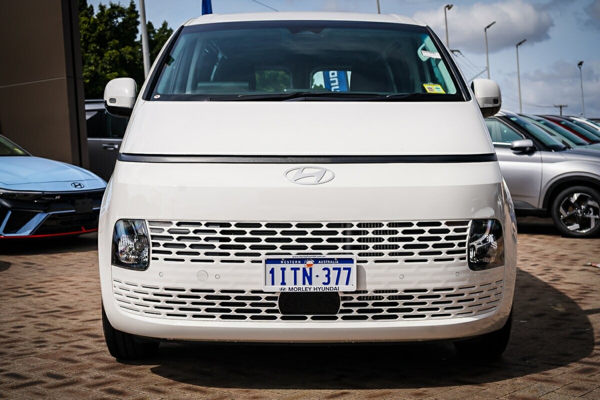 Hyundai Staria Load image 3