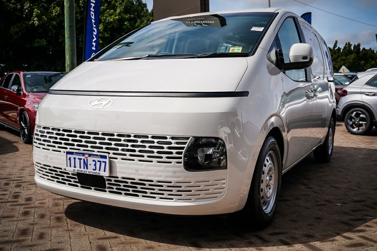 Hyundai Staria Load image 4
