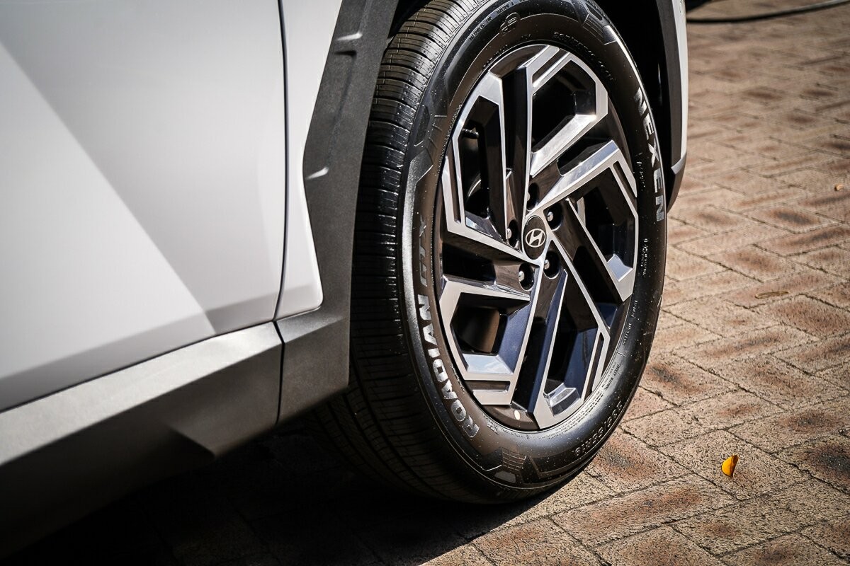 Hyundai Tucson image 3