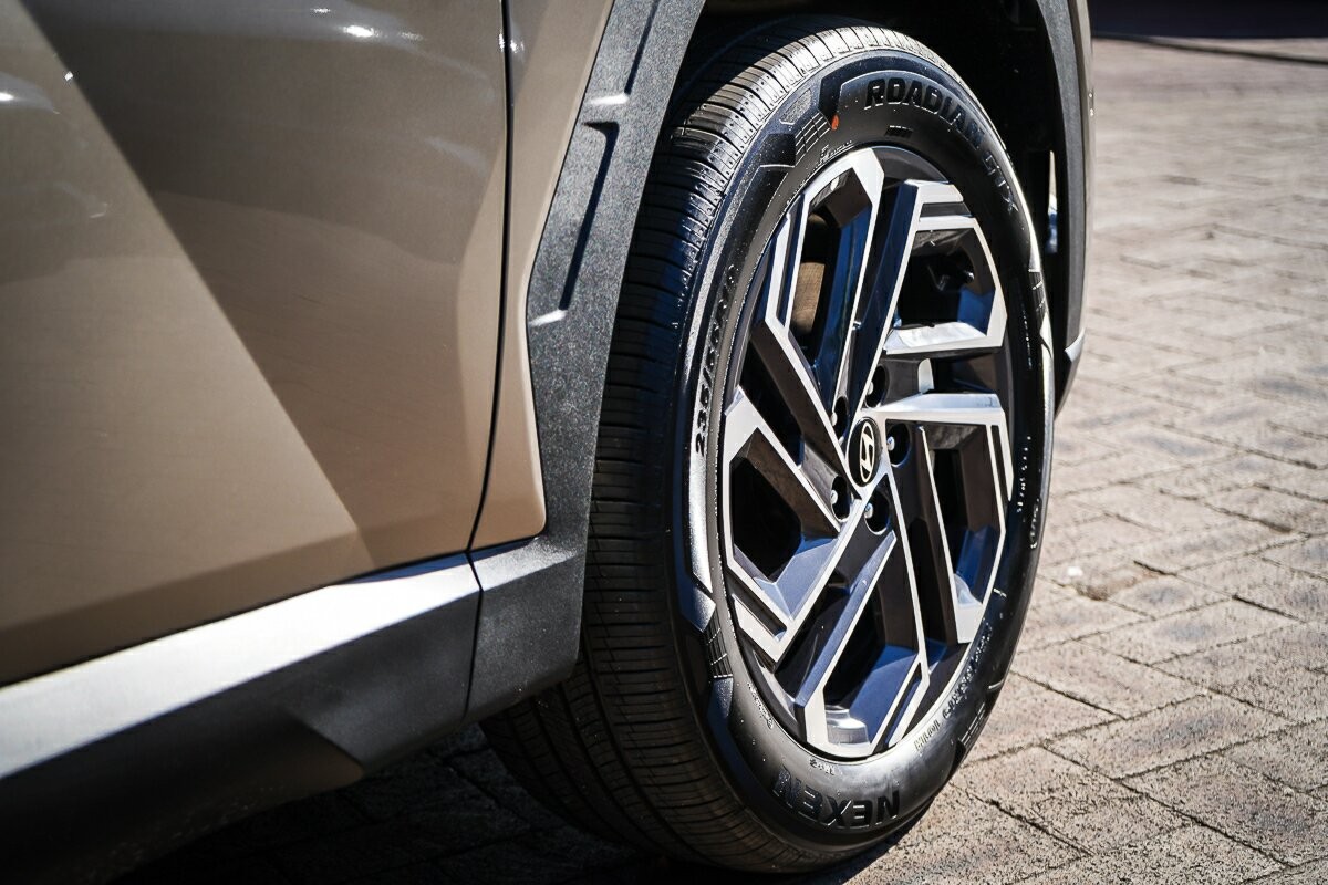 Hyundai Tucson image 3