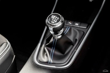 https://vehicle-cdn.autoleague.cloud/23977_620253022_15.jpg