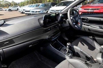 https://vehicle-cdn.autoleague.cloud/23977_620253022_6.jpg
