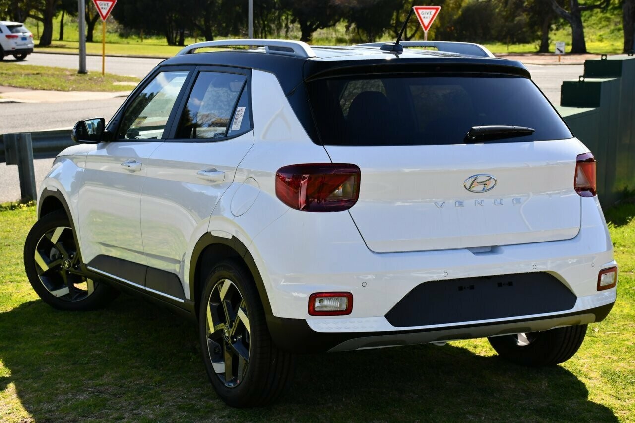 Hyundai Venue image 3