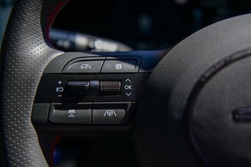 https://vehicle-cdn.autoleague.cloud/23977_620255156_20.jpg