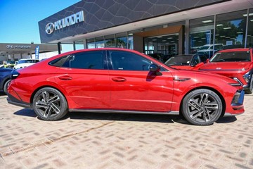 https://vehicle-cdn.autoleague.cloud/23977_620255156_5.jpg