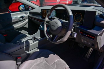 https://vehicle-cdn.autoleague.cloud/23977_620255156_6.jpg