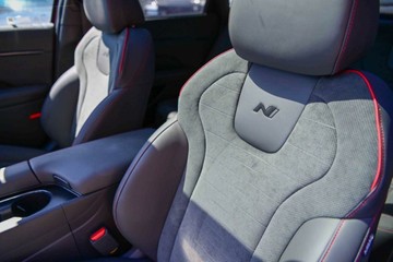 https://vehicle-cdn.autoleague.cloud/23977_620255156_9.jpg