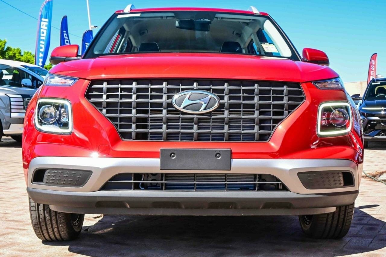 Hyundai Venue image 2