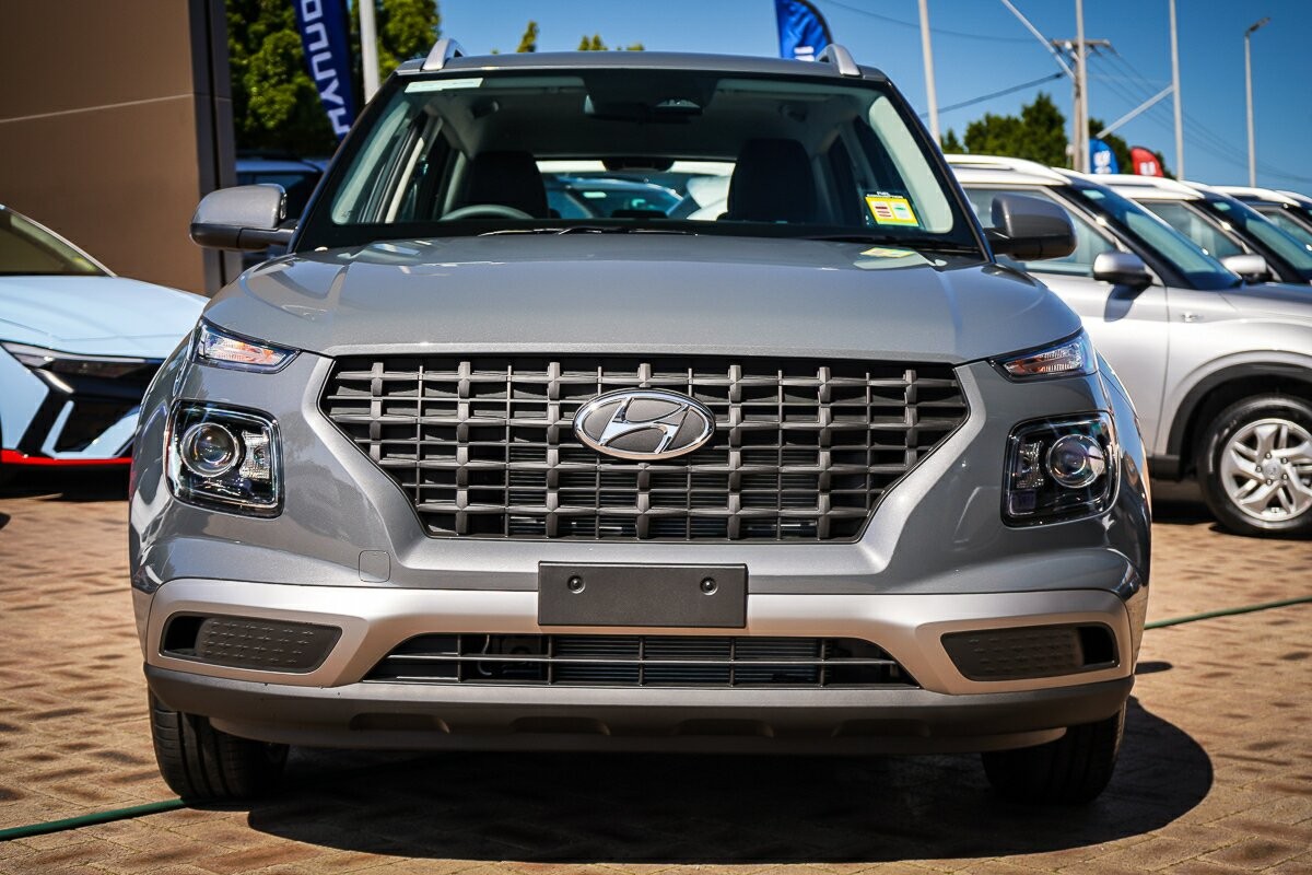 Hyundai Venue image 3