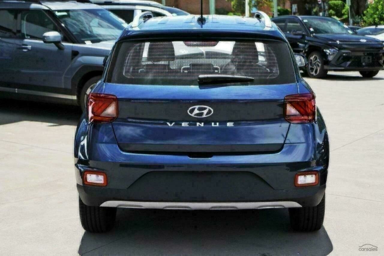 Hyundai Venue image 3