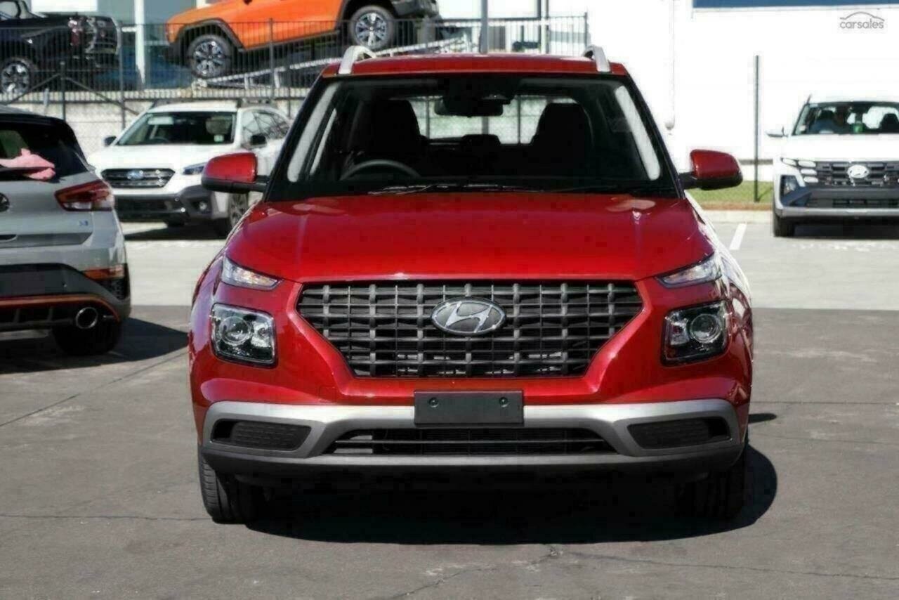 Hyundai Venue image 2