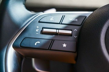 https://vehicle-cdn.autoleague.cloud/23977_620257889_11.jpg