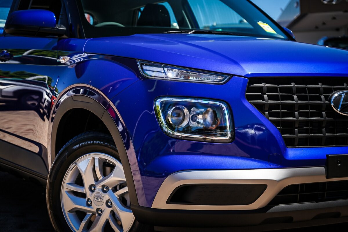 Hyundai Venue image 2