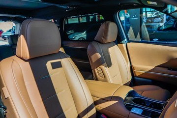 https://vehicle-cdn.autoleague.cloud/23977_620258547_13.jpg