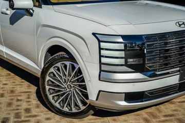 https://vehicle-cdn.autoleague.cloud/23977_620258547_25.jpg
