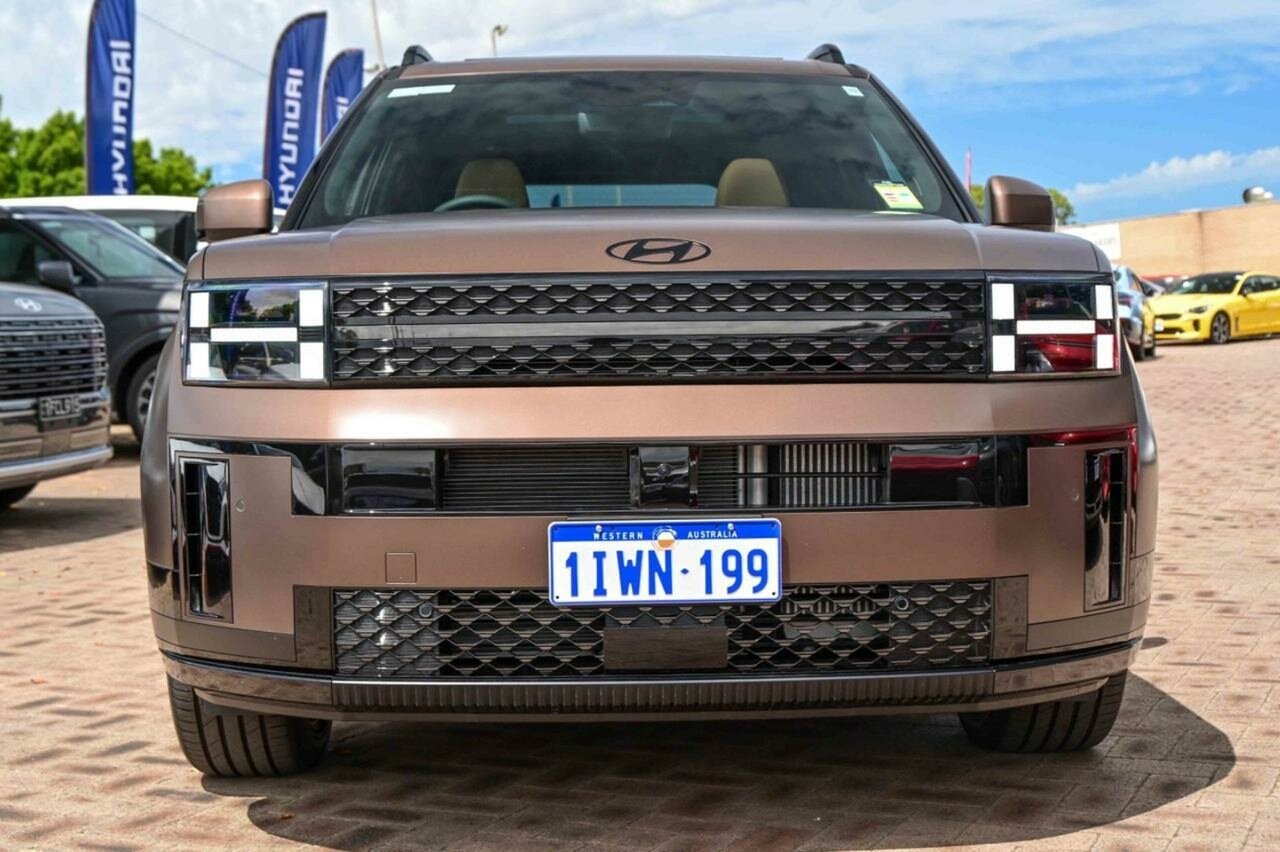 Hyundai Santa Fe image 2