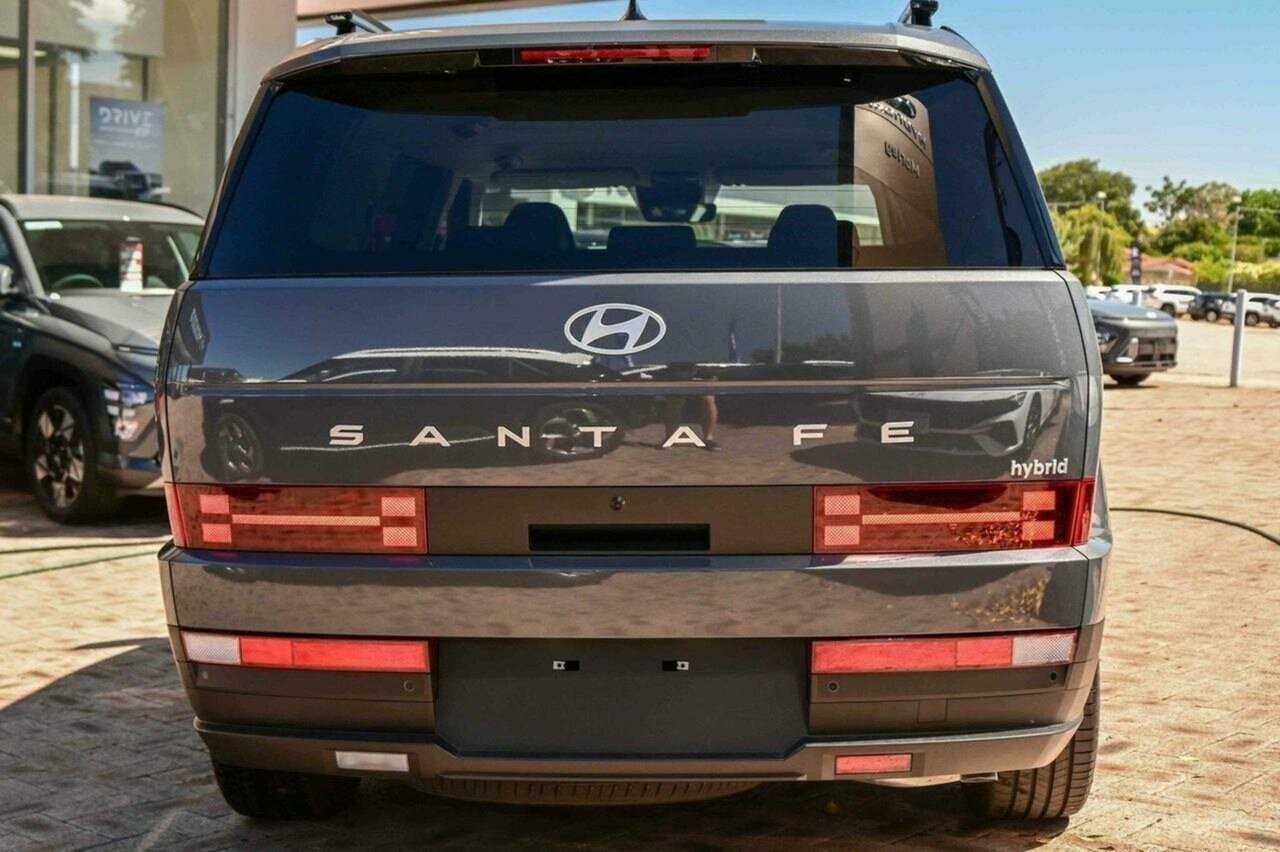 Hyundai Santa Fe image 4