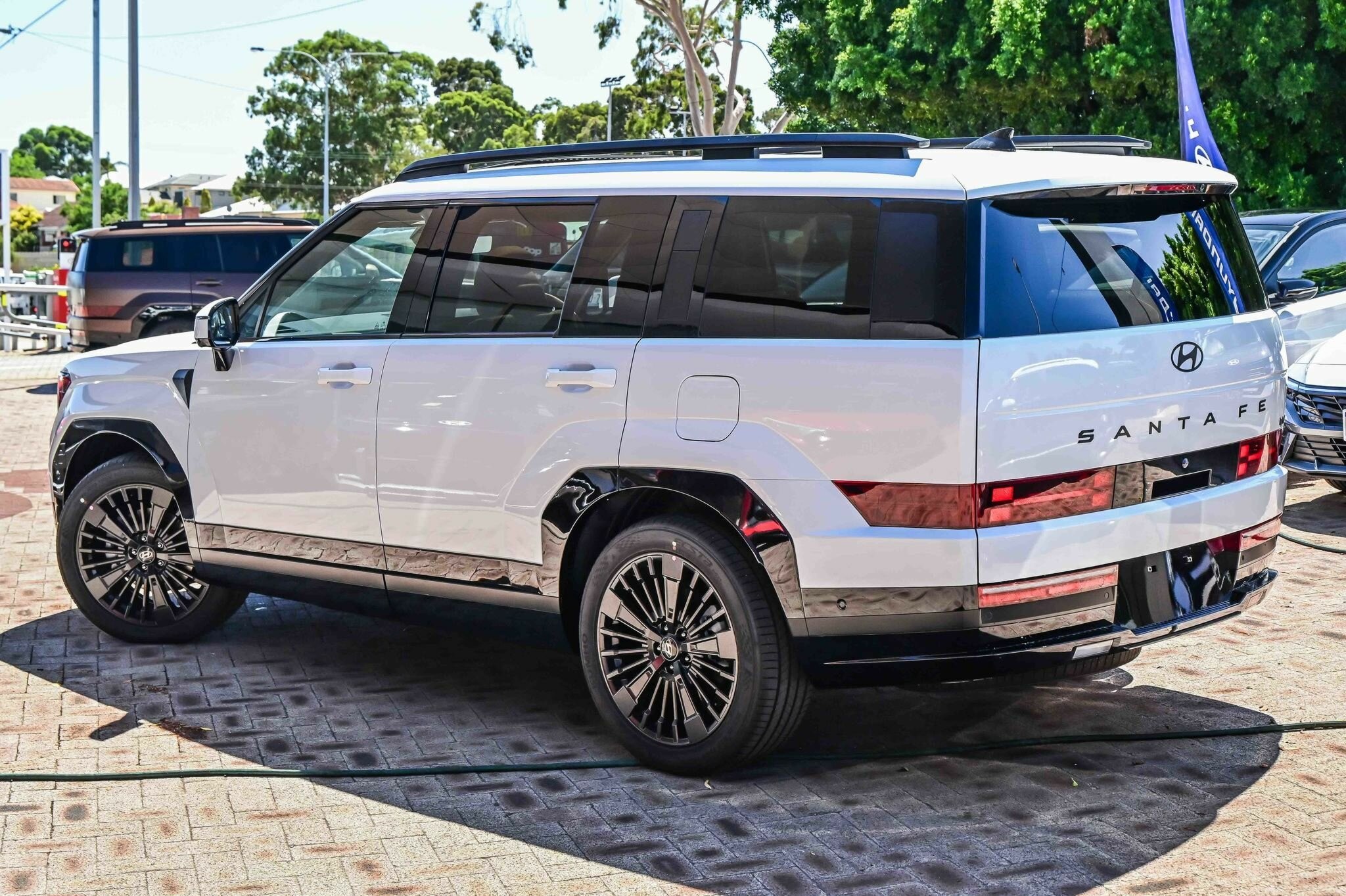 Hyundai Santa Fe image 3