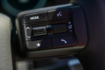 https://vehicle-cdn.autoleague.cloud/23977_620259226_15.jpg