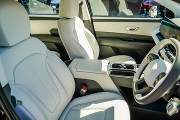 https://vehicle-cdn.autoleague.cloud/23977_620259817_10.jpg