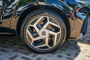 https://vehicle-cdn.autoleague.cloud/23977_620259817_21.jpg