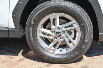 https://vehicle-cdn.autoleague.cloud/23977_620260052_22.jpg
