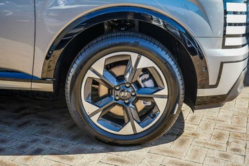 https://vehicle-cdn.autoleague.cloud/23977_620260275_12.jpg