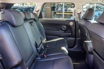 https://vehicle-cdn.autoleague.cloud/23977_620260275_8.jpg