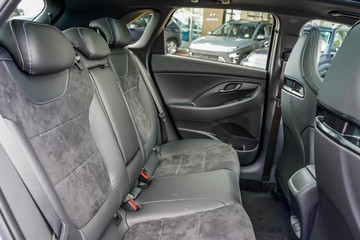 https://vehicle-cdn.autoleague.cloud/23977_620260413_11.jpg