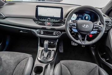 https://vehicle-cdn.autoleague.cloud/23977_620260413_8.jpg