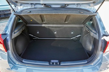 https://vehicle-cdn.autoleague.cloud/23977_620260426_11.jpg