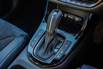 https://vehicle-cdn.autoleague.cloud/23977_620260426_18.jpg