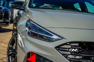 https://vehicle-cdn.autoleague.cloud/23977_620260426_20.jpg