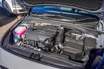https://vehicle-cdn.autoleague.cloud/23977_620260432_13.jpg