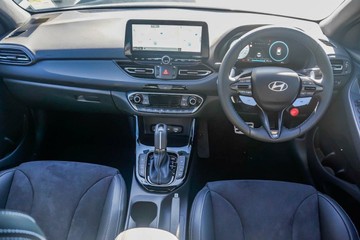 https://vehicle-cdn.autoleague.cloud/23977_620260432_8.jpg