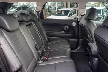 https://vehicle-cdn.autoleague.cloud/23977_620260457_13.jpg