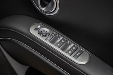 https://vehicle-cdn.autoleague.cloud/23977_620260457_22.jpg