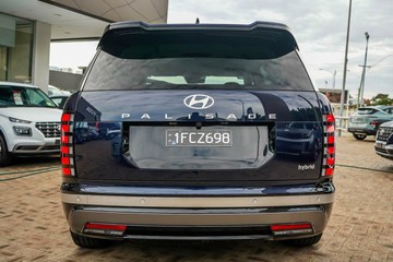 https://vehicle-cdn.autoleague.cloud/23977_620260457_5.jpg