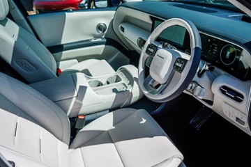 https://vehicle-cdn.autoleague.cloud/23977_620260467_10.jpg