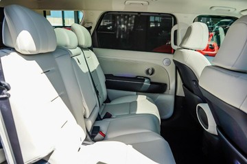 https://vehicle-cdn.autoleague.cloud/23977_620260467_15.jpg