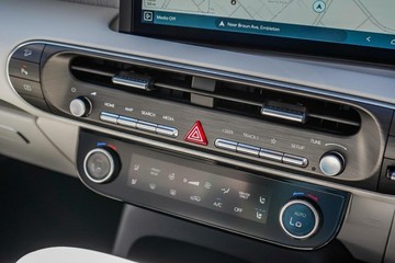 https://vehicle-cdn.autoleague.cloud/23977_620260467_22.jpg