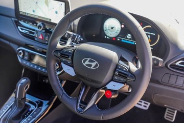 https://vehicle-cdn.autoleague.cloud/23977_620260482_11.jpg