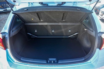 https://vehicle-cdn.autoleague.cloud/23977_620260482_13.jpg