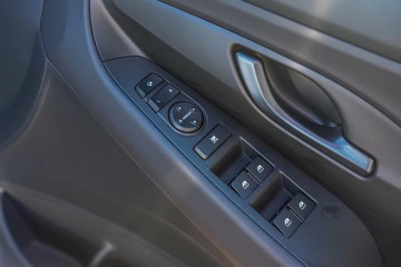 https://vehicle-cdn.autoleague.cloud/23977_620260482_20.jpg