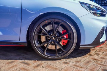 https://vehicle-cdn.autoleague.cloud/23977_620260482_22.jpg