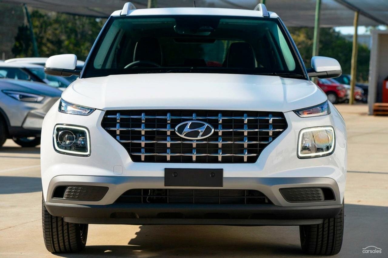 Hyundai Venue image 2