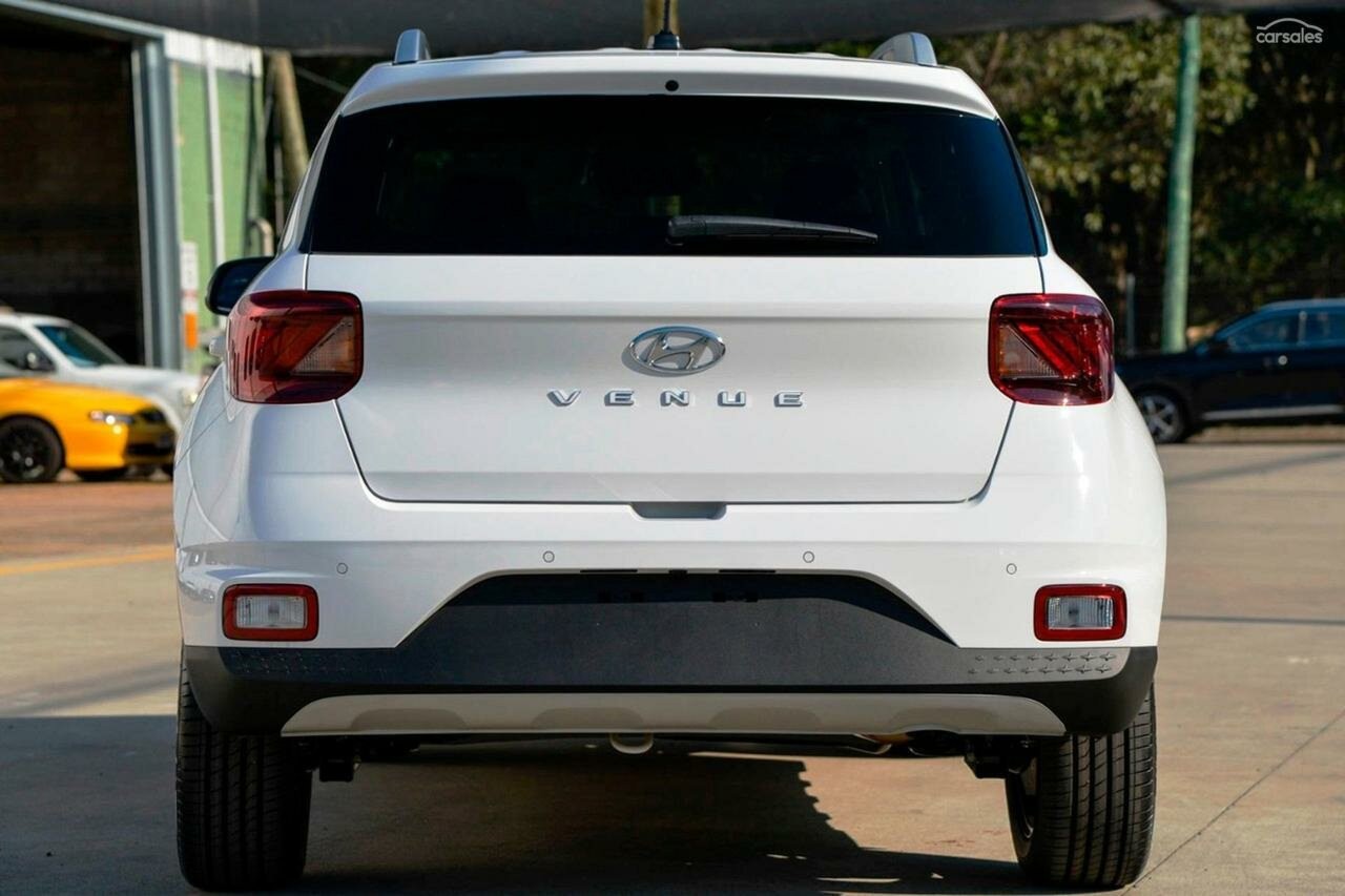 Hyundai Venue image 3